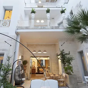 https://palazzo-dei-dondoli.lecce-hotels.com